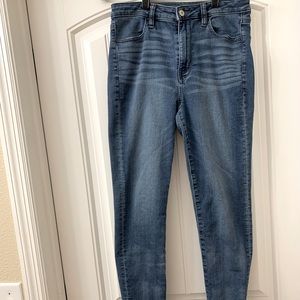 American Eagle Super Hi-Rise Jegging, size USA 6